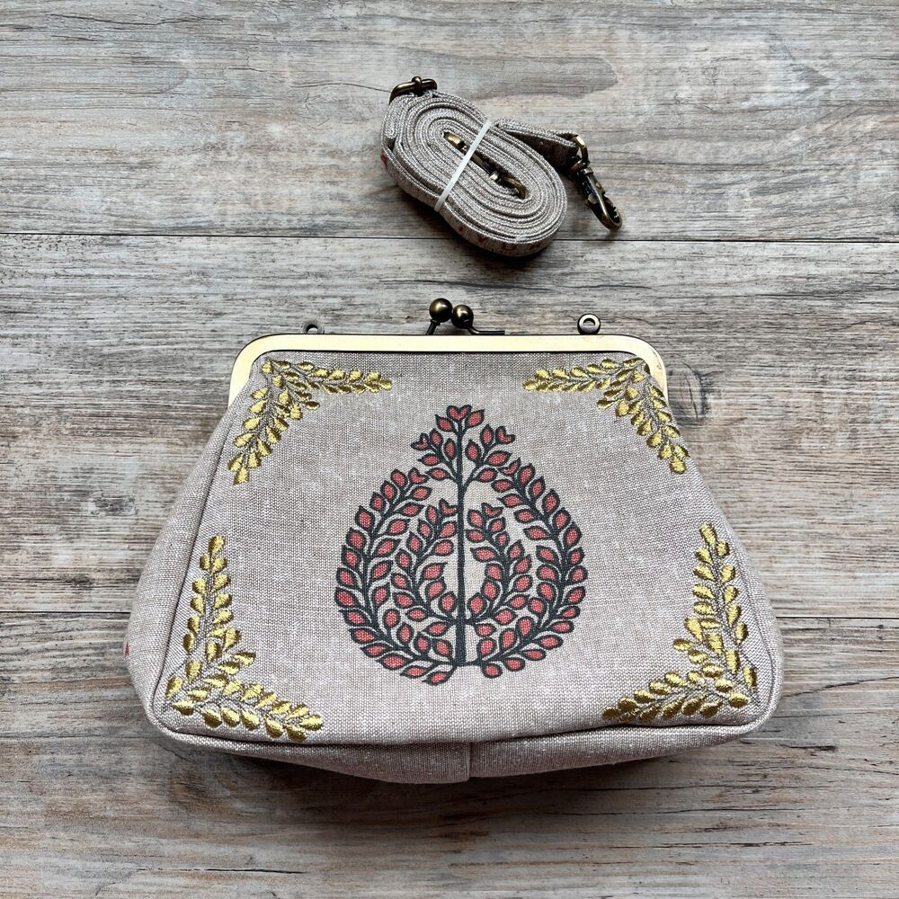 Iyura Glow-rious Crossbody Clutch Canvas Kiss Lock Bag Removable Strap Boho NWT